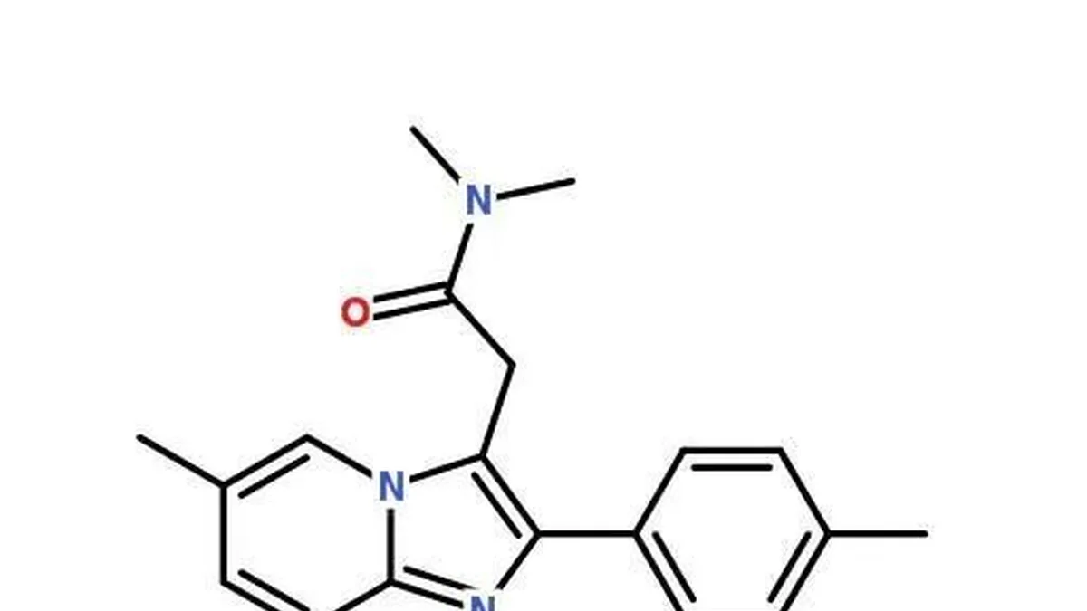 非唑奈坦仿制药药瓶和肝功能检查报告单